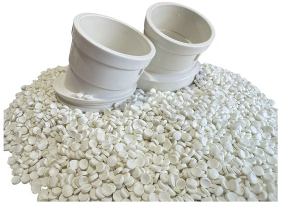 Particules de résine de grain de PVC rigide composé de granulés de PVC Upvc Pellets pour raccordement de brides ANSI SCH80 Standard PVC CPVC